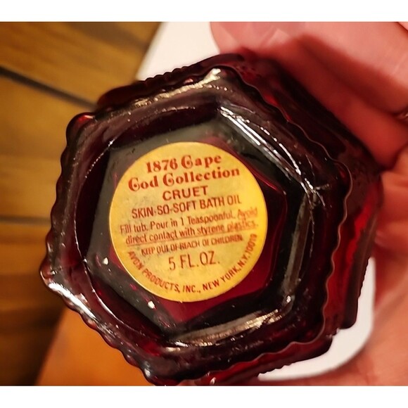 Vintage AVON 1876 Cape Cod Cruet Rubty Red Glass Pitcher Bottle EMPTY - Picture 6 of 8